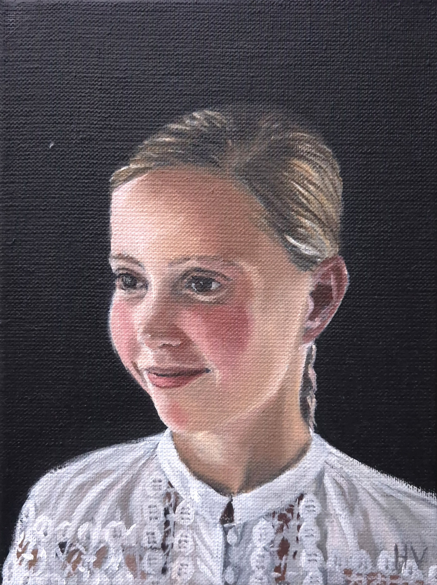 Schilderij van jong meisje tegen een zwarte achtergrond.